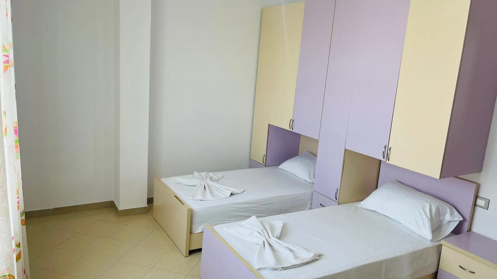 Blendi Guest House 골렘