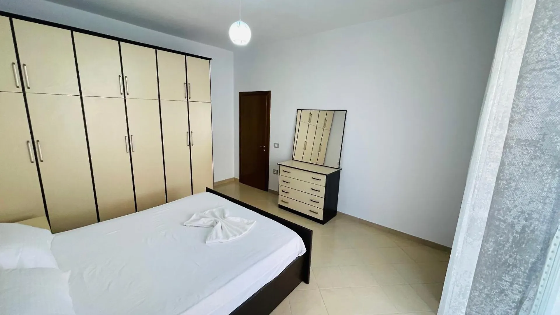 Blendi Guest House 골렘 펜션