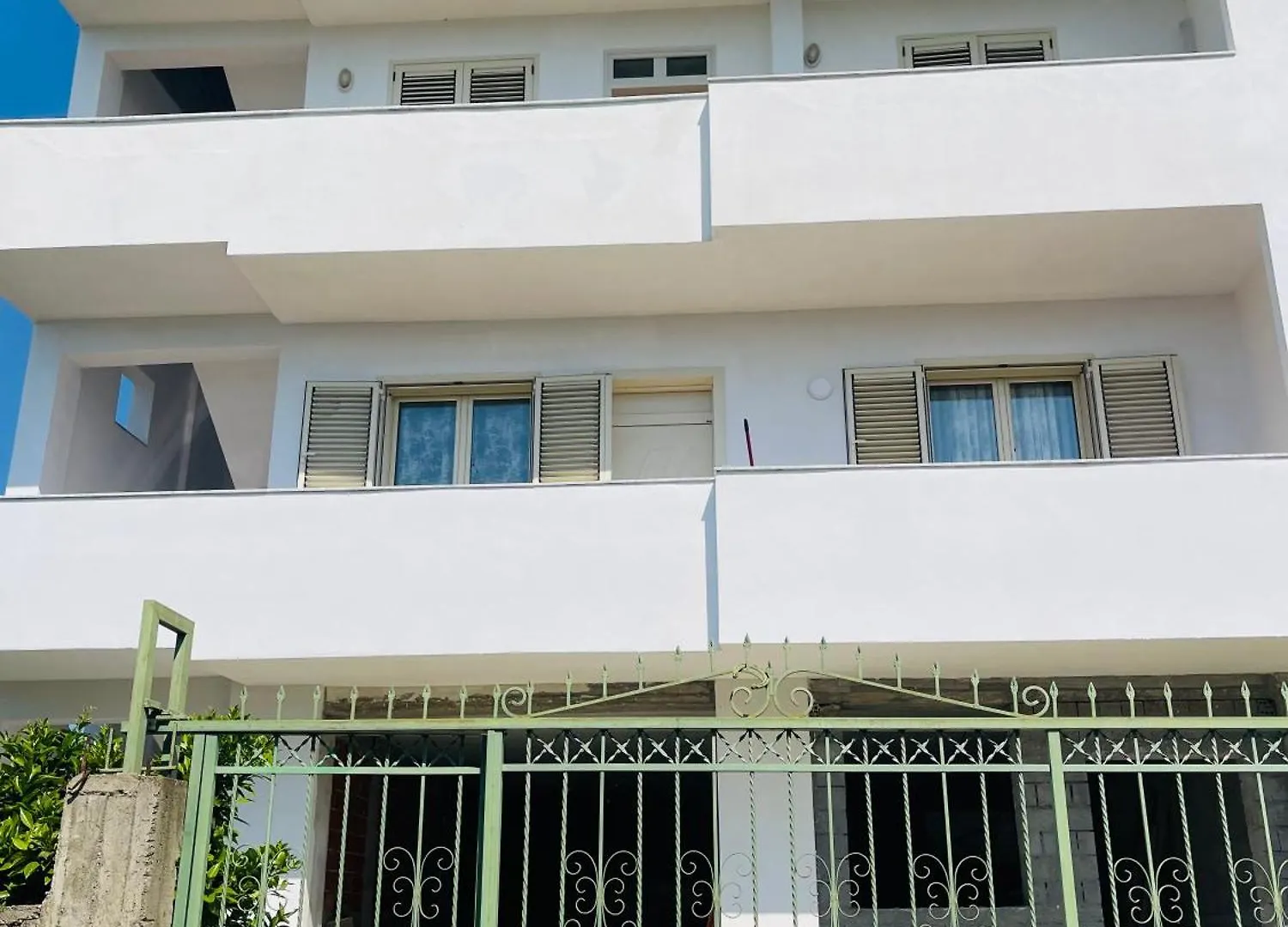 Blendi Guest House 골렘 펜션
